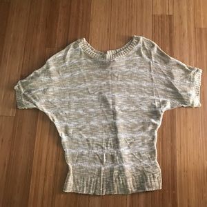 Short sleeve sweater